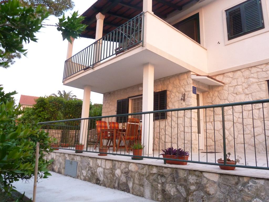 Apartment Vanda Splitska Exterior foto
